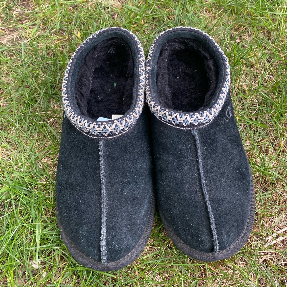 Very gently used UGG slippers
